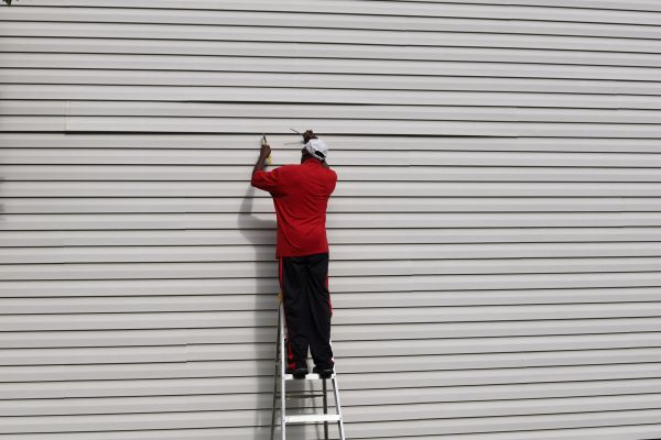Siding Reattachment in Huntersville
