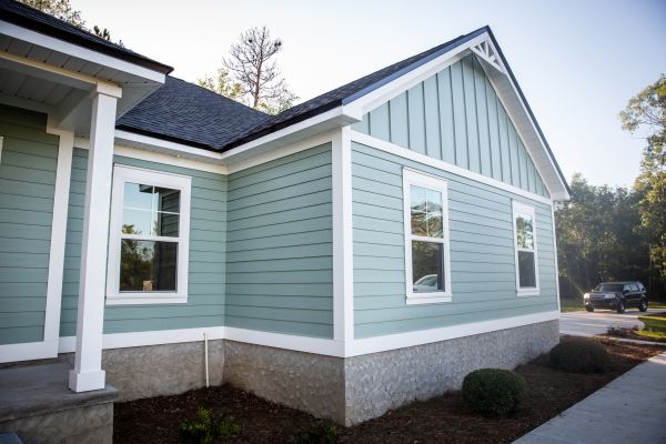 Board Siding Repair in Huntersville