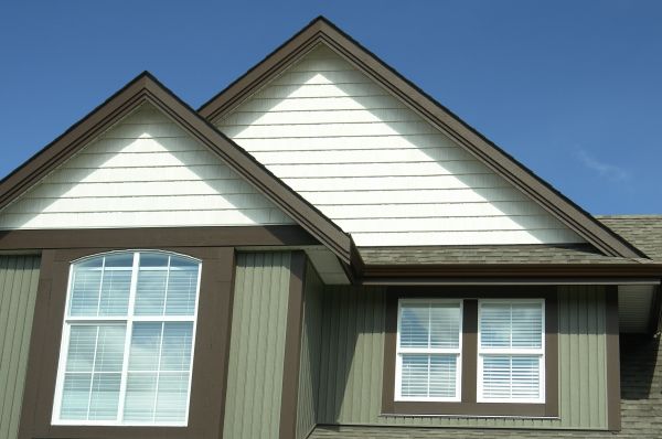 Cost of Vertical Vinyl Siding Repair in Huntersville